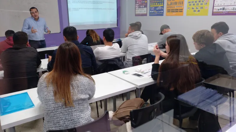 Cursos de Recuperación de Puntos DGT Autoescuela KARS